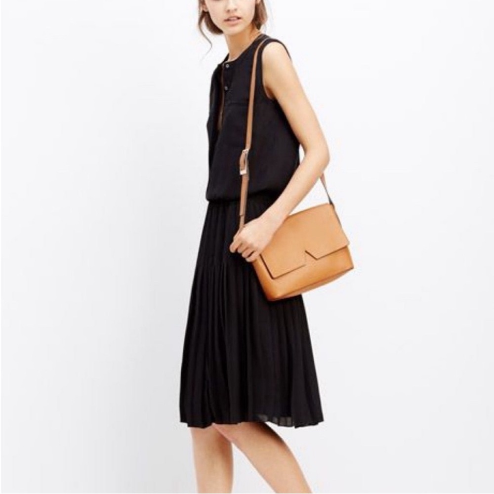 Vince Signature V Baby Crossbody Leatherโ Bag